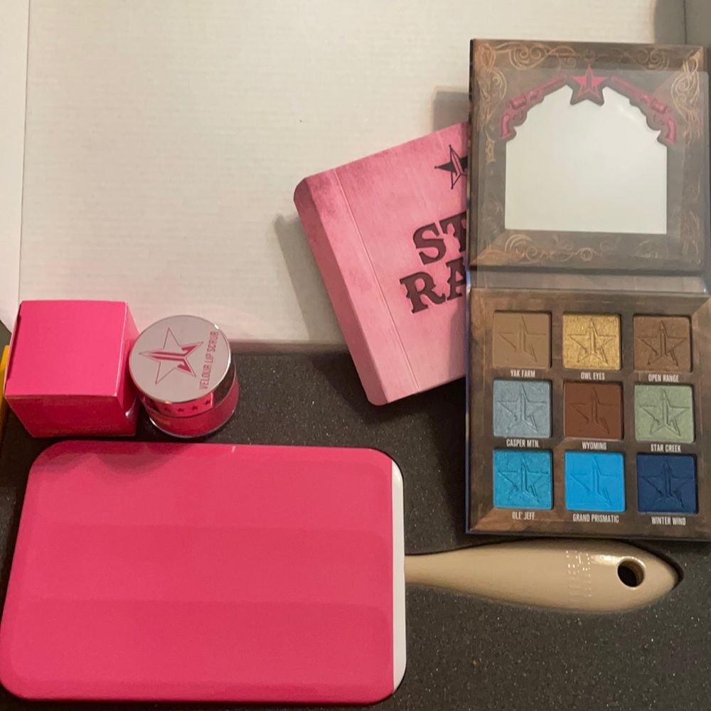 NIB Jeffree Star mirror,Star palette,and Lip Scrub